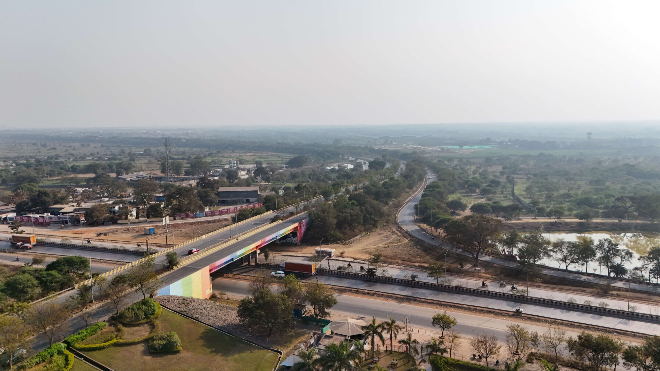 Why Windshield Damage Increases Near Flyovers and Elevated Roads windshield damage near flyovers